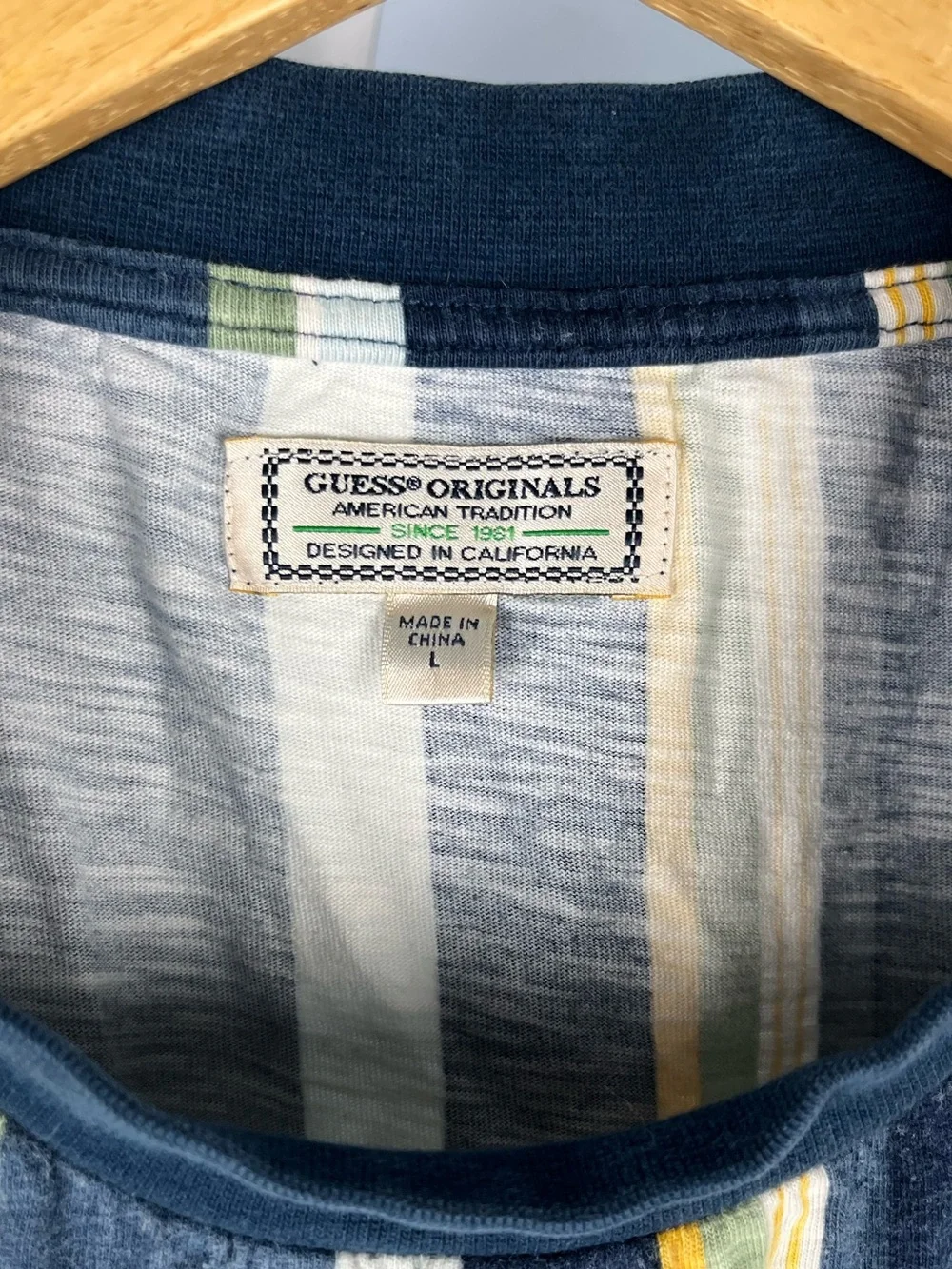 Vintage 90s Guess striped cotton tee - Picture 5 of 8